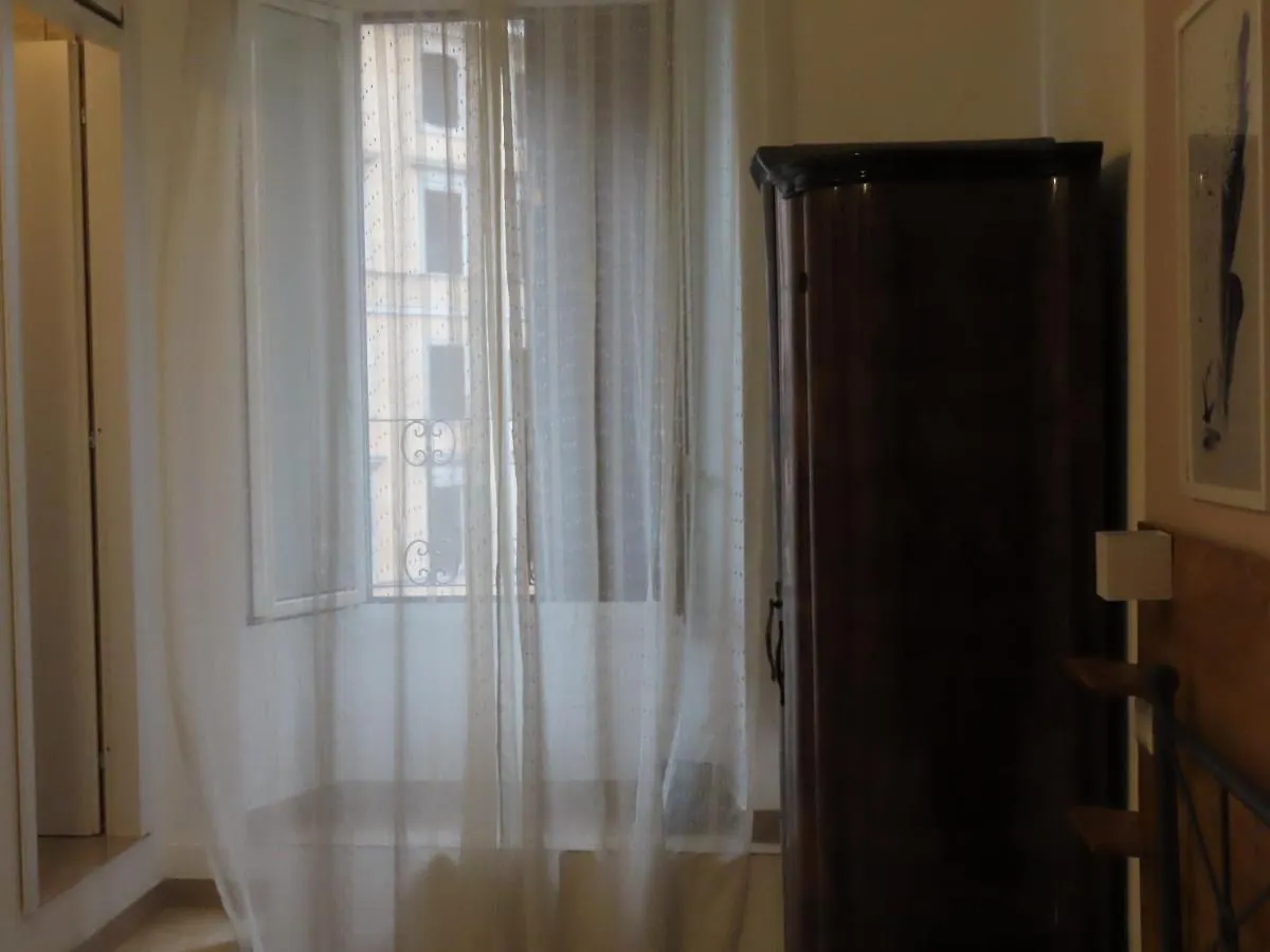 *** Guest house In The Center Guesthouse Rome Italy